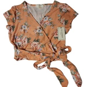 NWT No Comment Womens Sz L Faux Wrap Top Floral Peach Cropped Spring Blouse